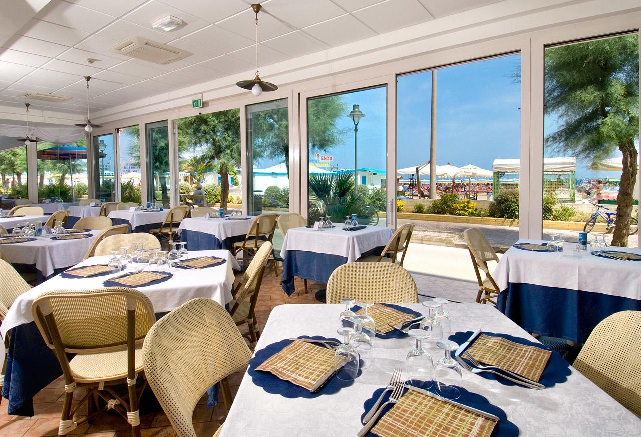 Hotel Resort Marinella กาบิชเชมาเร ภายนอก รูปภาพ