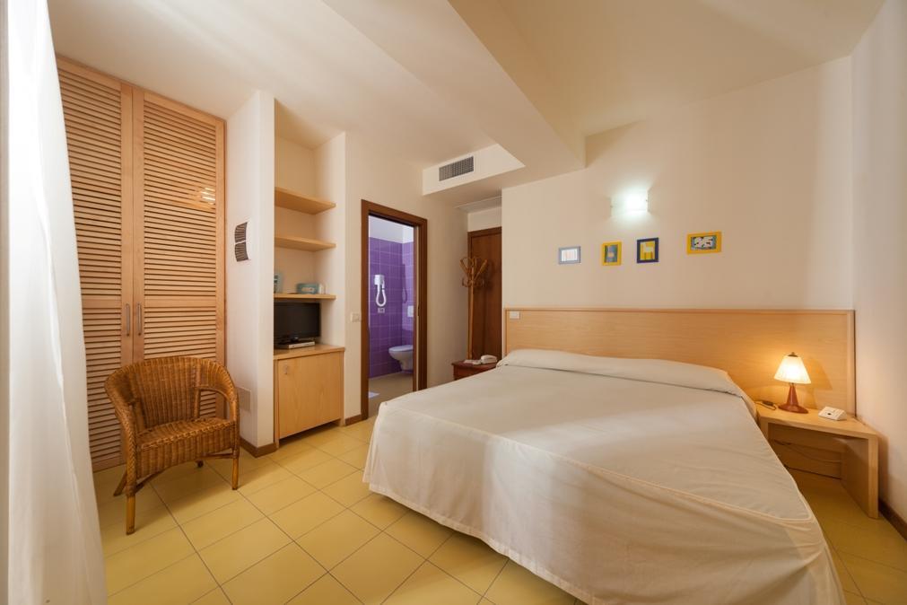 Hotel Resort Marinella กาบิชเชมาเร ภายนอก รูปภาพ