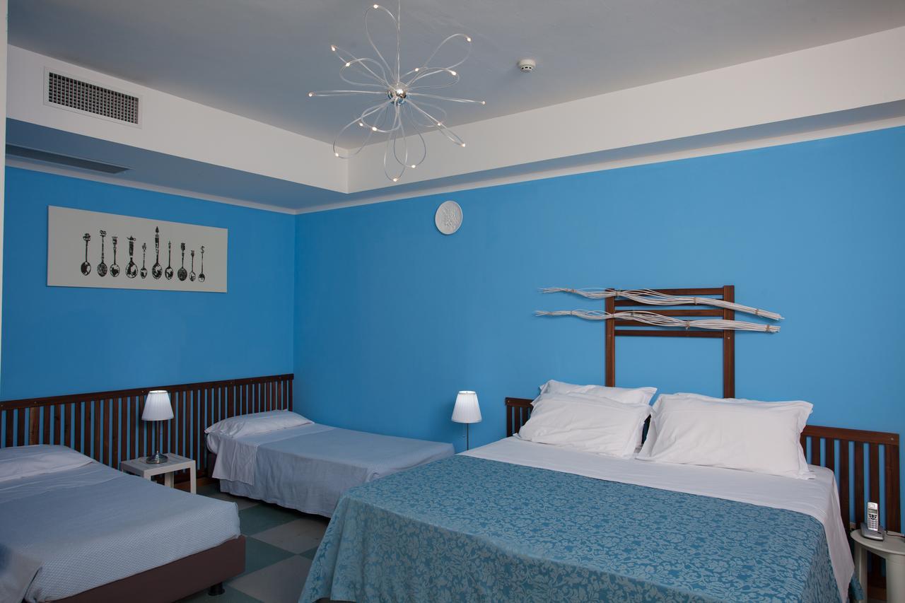 Hotel Resort Marinella กาบิชเชมาเร ภายนอก รูปภาพ