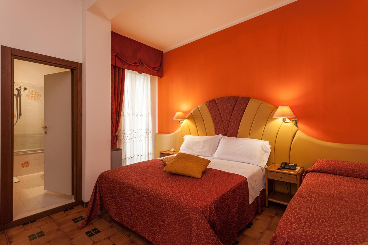 Hotel Resort Marinella กาบิชเชมาเร ภายนอก รูปภาพ