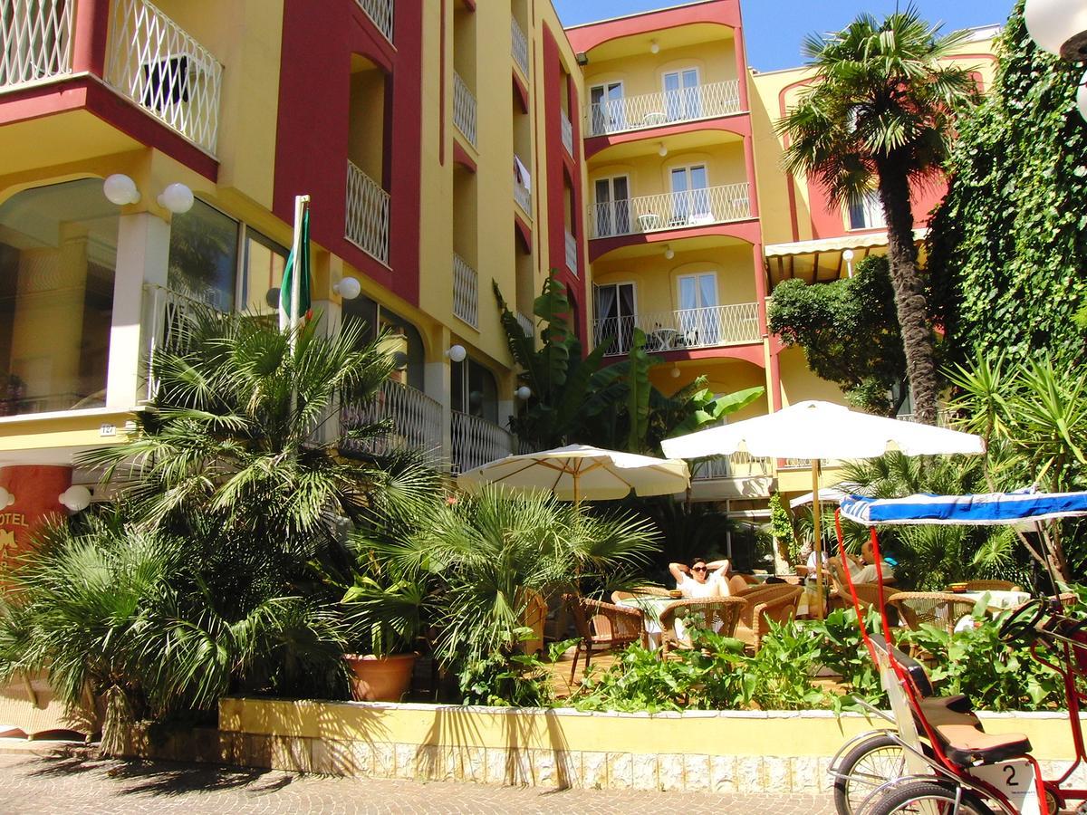 Hotel Resort Marinella กาบิชเชมาเร ภายนอก รูปภาพ