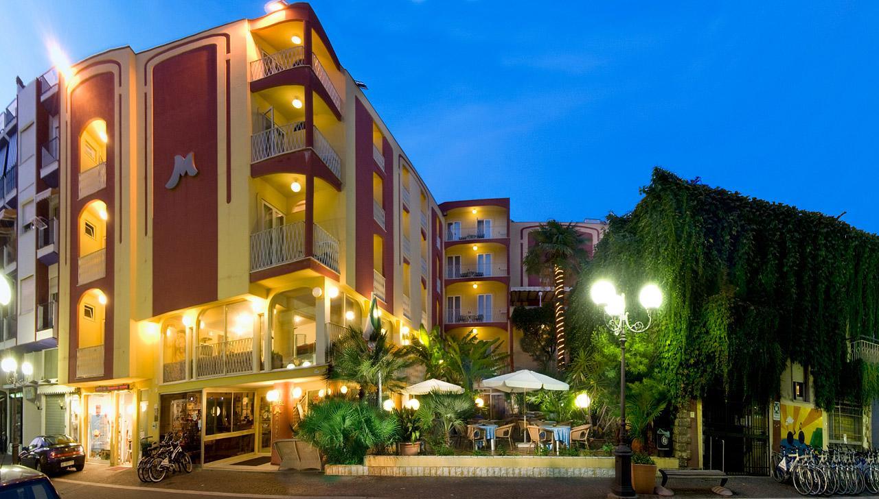 Hotel Resort Marinella กาบิชเชมาเร ภายนอก รูปภาพ